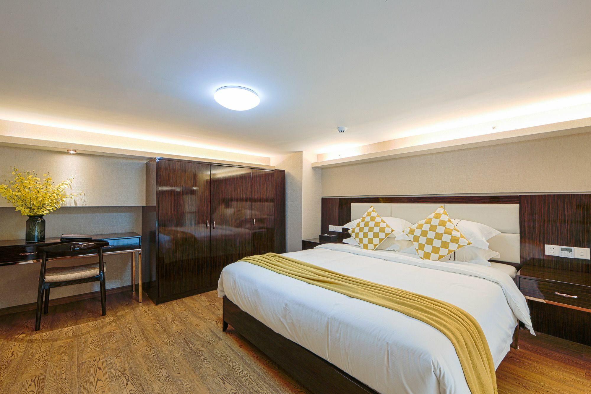 Waifiden Duplex Hotel Apartment Zhongyong Jinyu Branch-Free Shuttle Bus During The Canton Fair エクステリア 写真